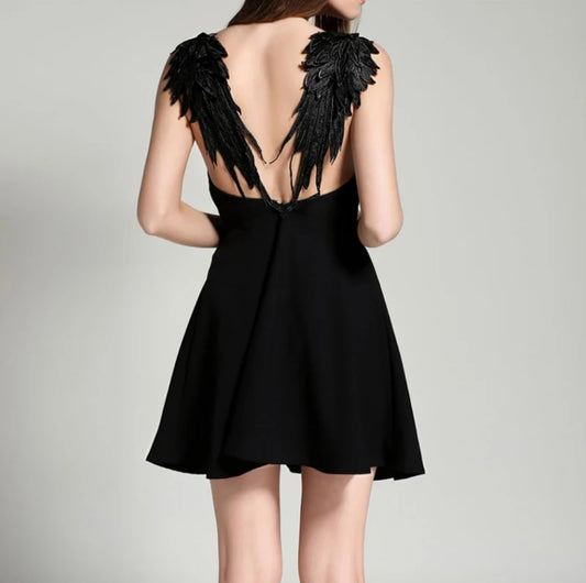 Lucifer On You - Petite robe noire avec des ailes noires - Lucifer Dress - La robe emblématique Robe courte Mini Robe d'été Vêtement féminin Prêt à porter femme pas cher 